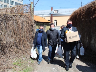 Сергей Агапов совместно с представителями общественности провели акцию помощи нуждающимся семьям 